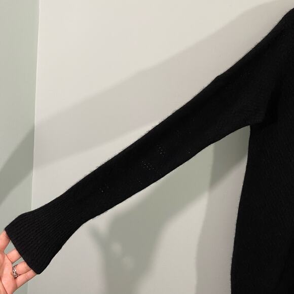 C By Bloomingdales Women's Black Honey Comb 2-Ply Cashmere Sweater Size M - Picture 5 of 8